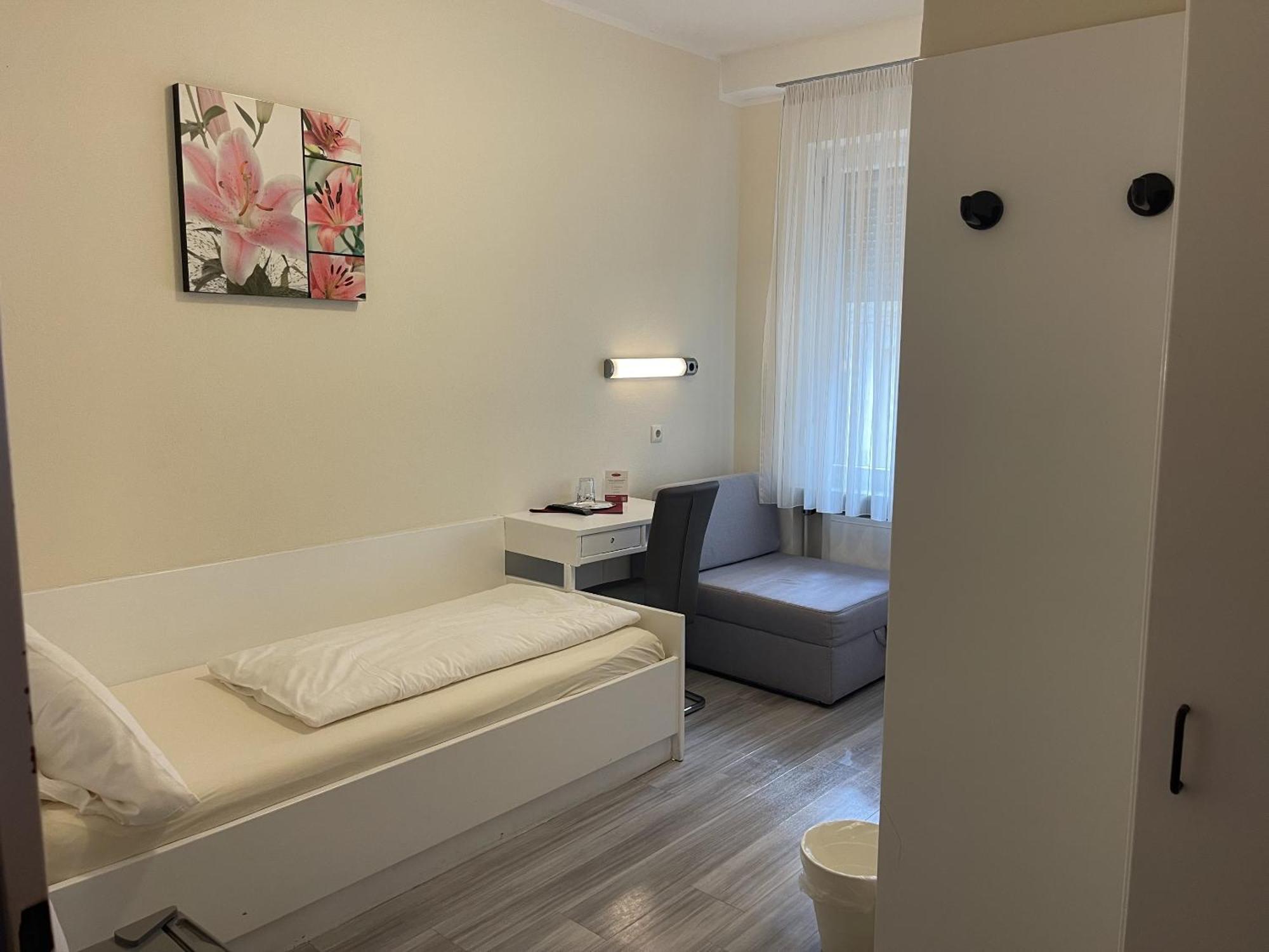 Hotel Koenig Humbert Erlangen Exteriör bild