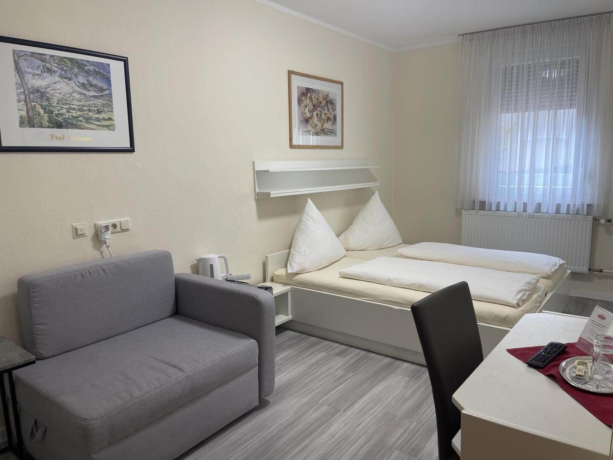 Hotel Koenig Humbert Erlangen Exteriör bild