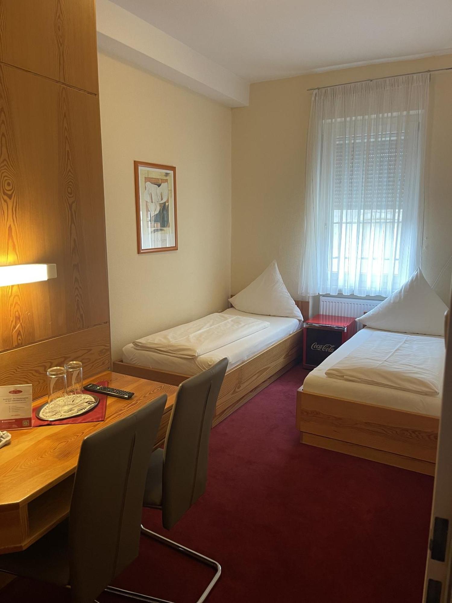 Hotel Koenig Humbert Erlangen Exteriör bild