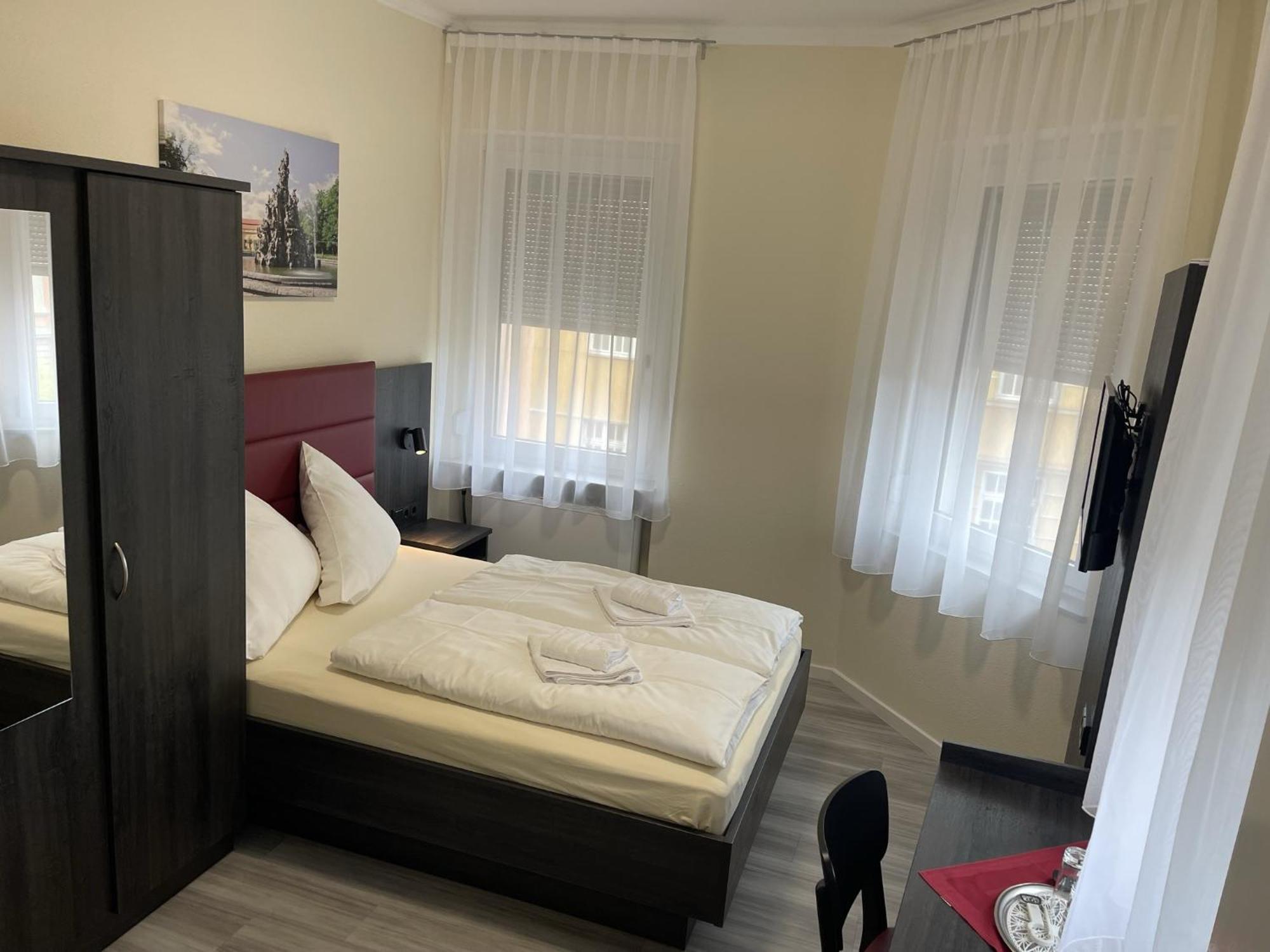 Hotel Koenig Humbert Erlangen Exteriör bild