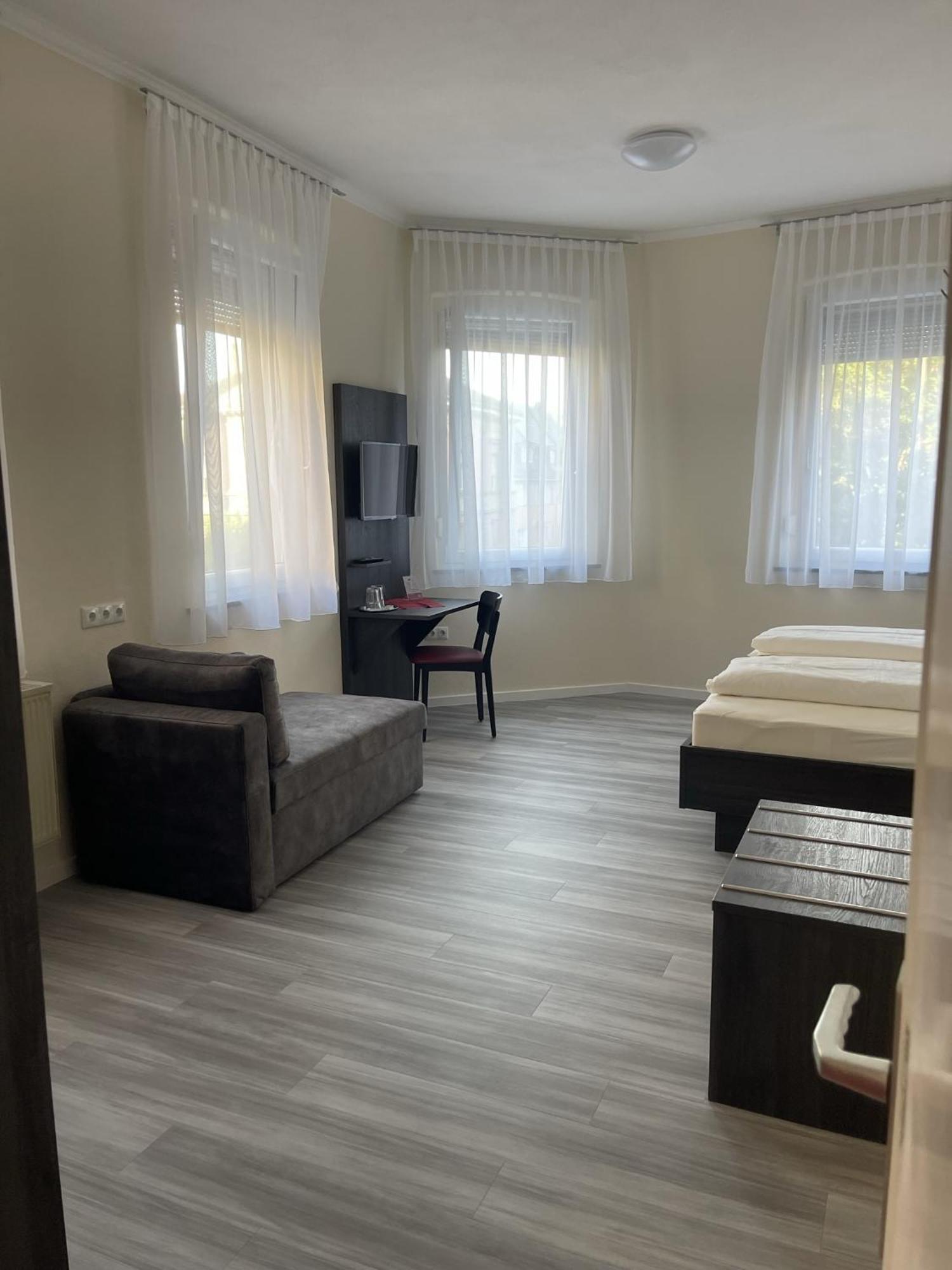 Hotel Koenig Humbert Erlangen Exteriör bild