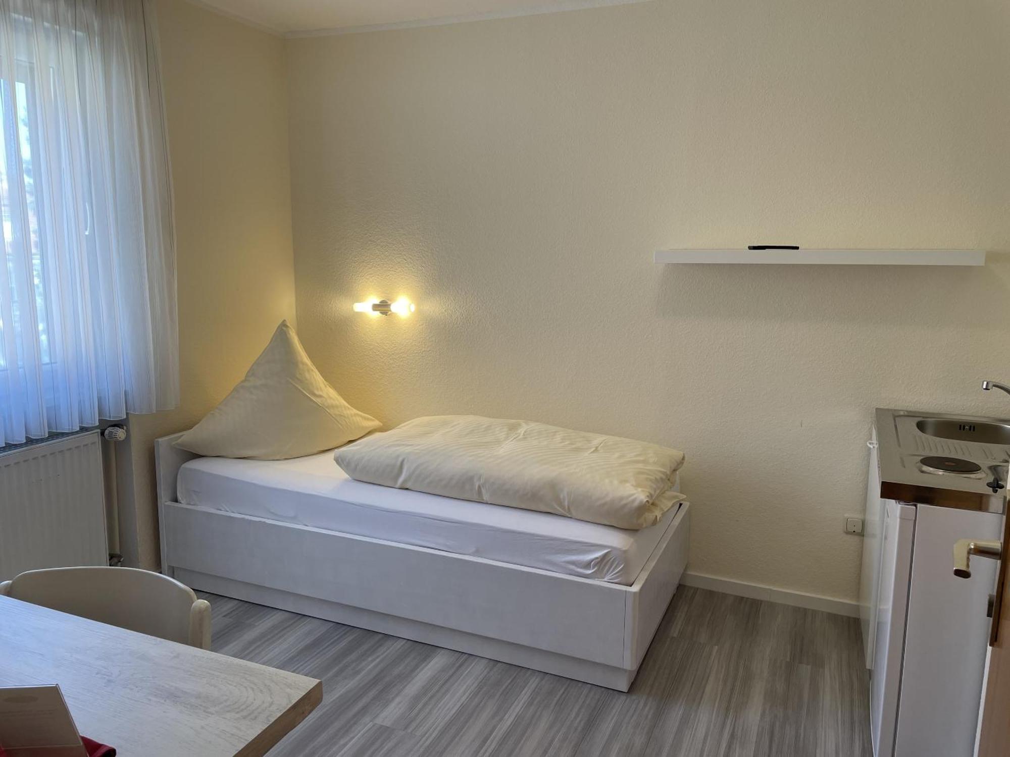 Hotel Koenig Humbert Erlangen Rum bild